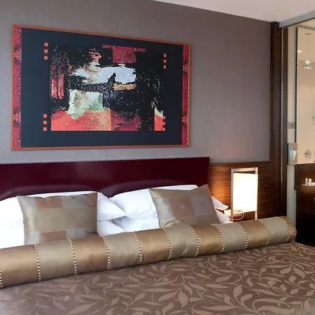 By Ihg ホテル 4*
