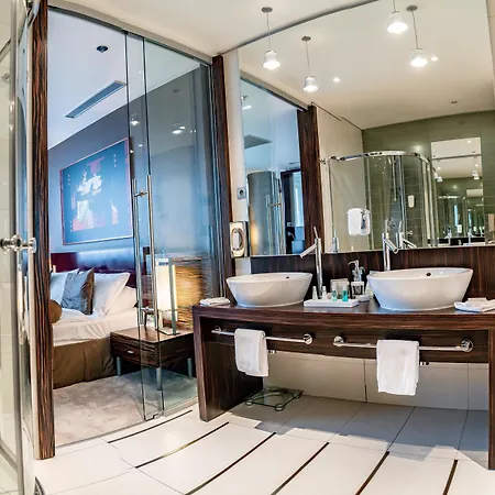 By Ihg Hotel