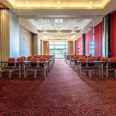 By Ihg 4*