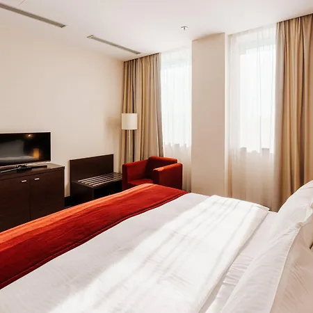 By Ihg Hotel 4*
