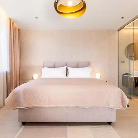 By Ihg ホテル